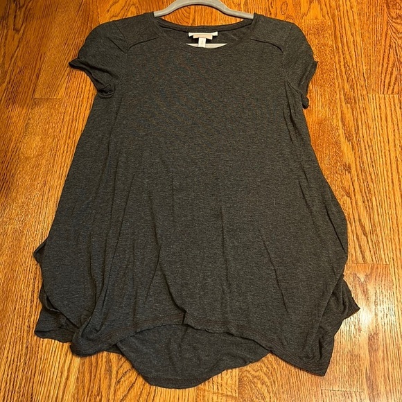 Jessica Simpson Woman’s Grey T-Shirt With Side Slits Size S - Picture 1 of 5